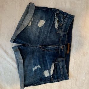 Ripped Jean shorts!!